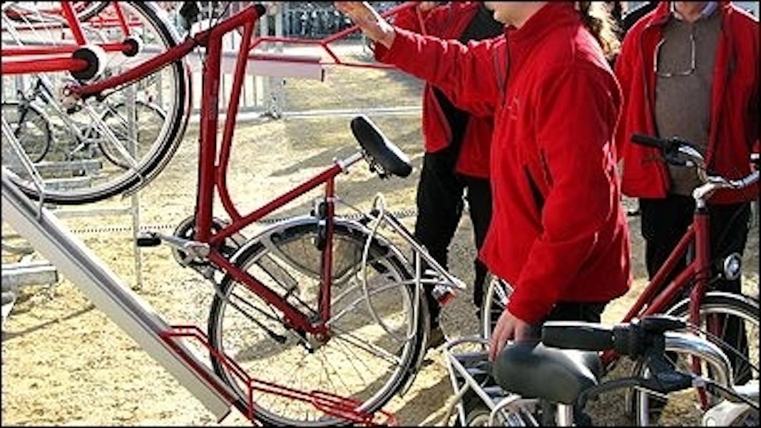2009_Max Mobiel: Opening nieuwe fietsenstalling